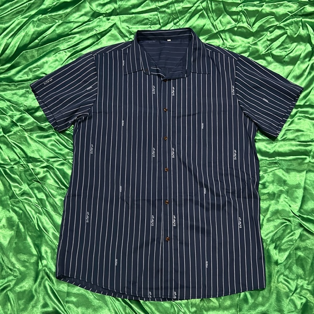 Men’s X-Large dark blue button down shirt